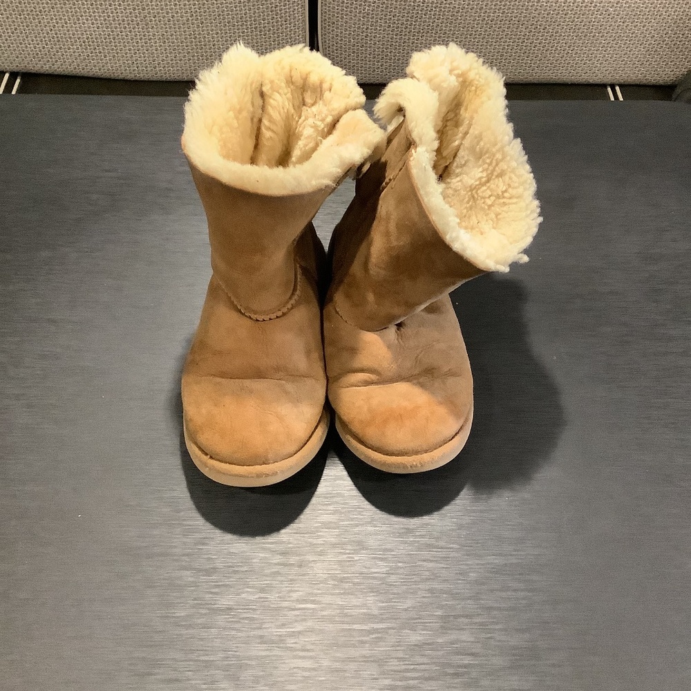 Ugg girl tan boots size 4